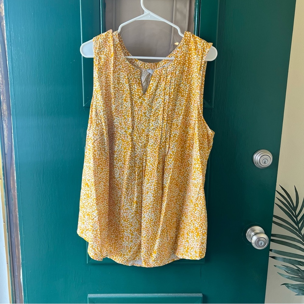Croft & Barrow Yellow Floral Sleeveless Top